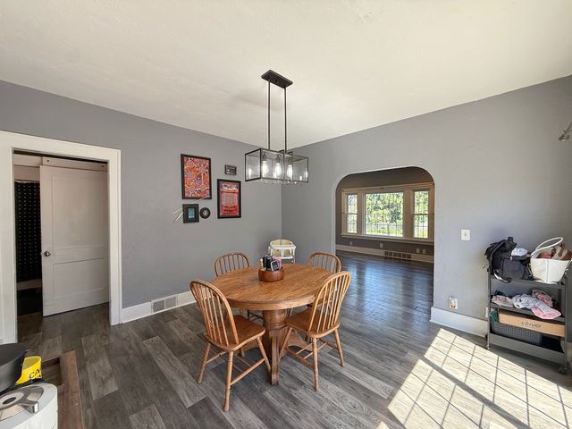 1113 E Central Park Avenue, Davenport, IA 52803