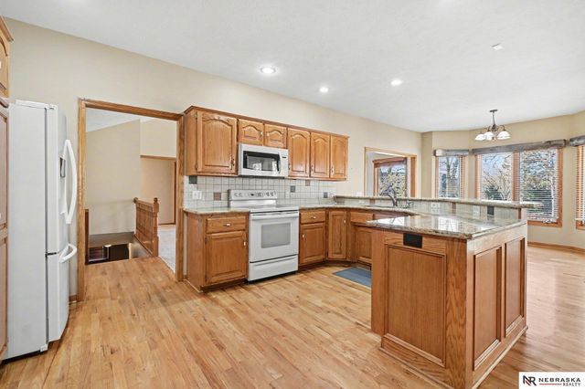 919 Rawhide Road, Papillion, NE 68046