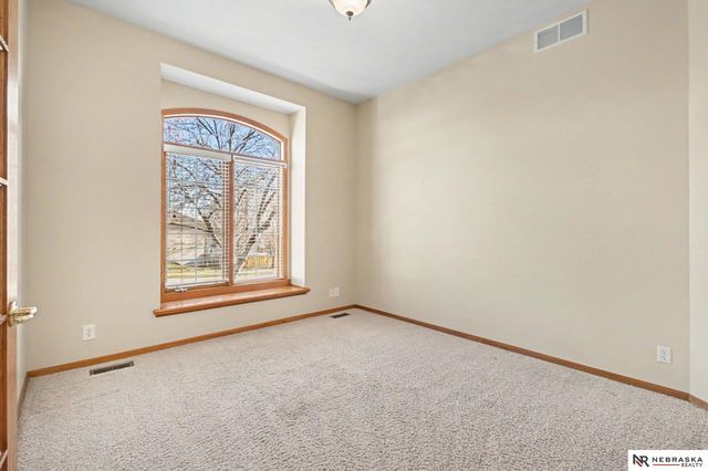 919 Rawhide Road, Papillion, NE 68046