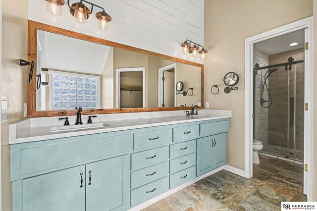 919 Rawhide Road, Papillion, NE 68046