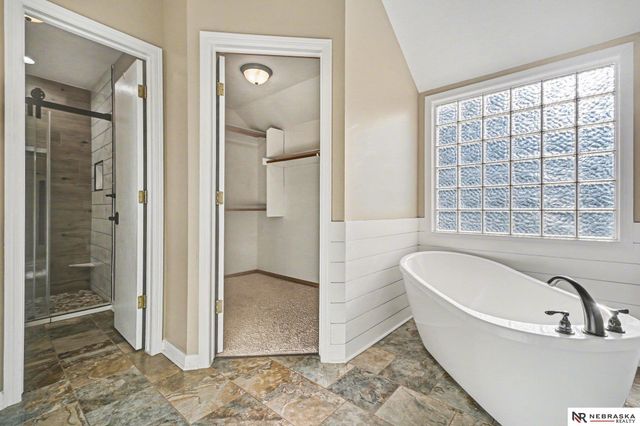 919 Rawhide Road, Papillion, NE 68046