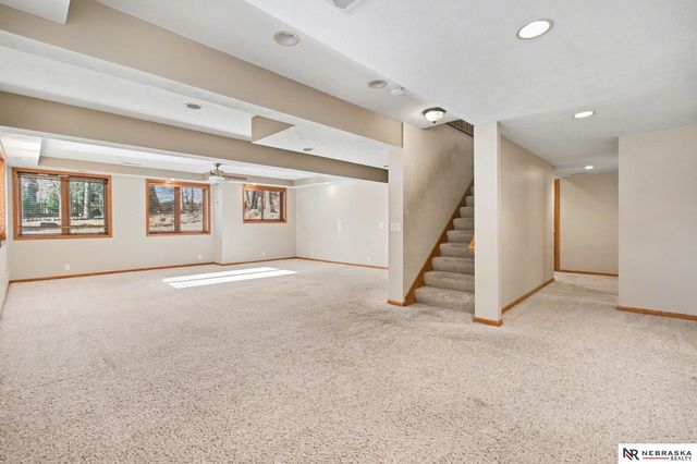 919 Rawhide Road, Papillion, NE 68046