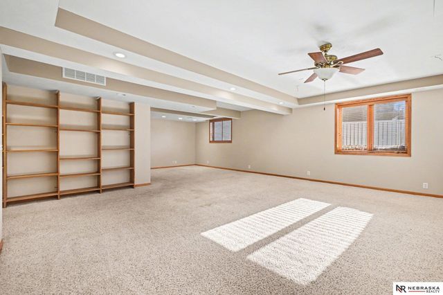 919 Rawhide Road, Papillion, NE 68046