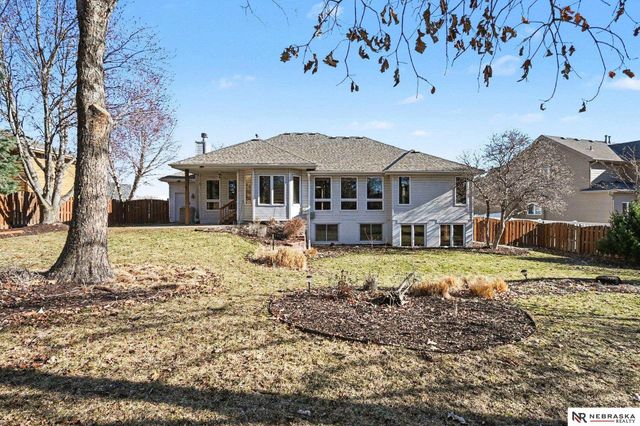 919 Rawhide Road, Papillion, NE 68046