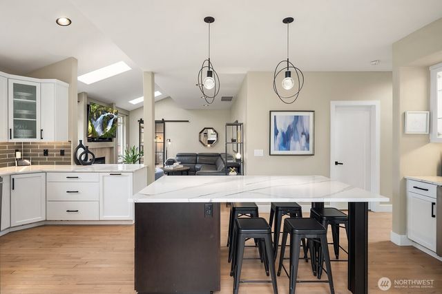 8406 NE 121st Place, Kirkland, WA 98034