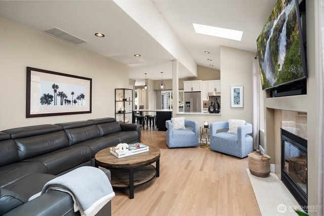 8406 NE 121st Place, Kirkland, WA 98034