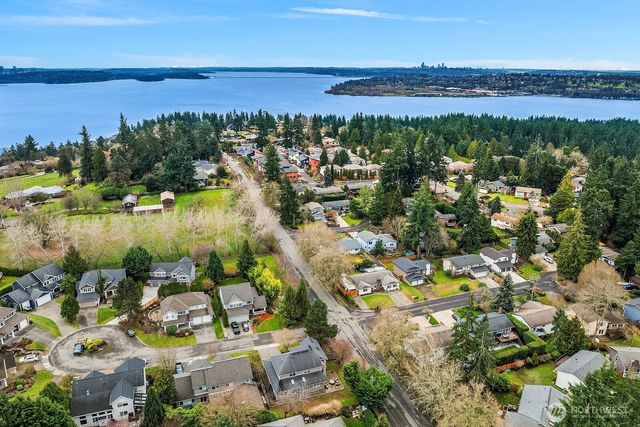 8406 NE 121st Place, Kirkland, WA 98034