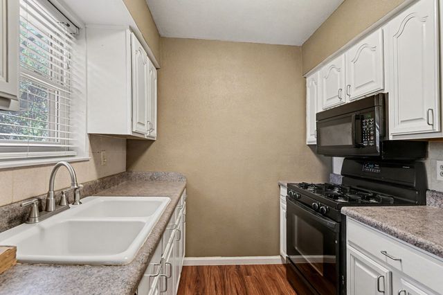 1202 Crane Drive, Euless, TX 76039