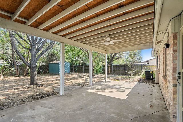 1202 Crane Drive, Euless, TX 76039