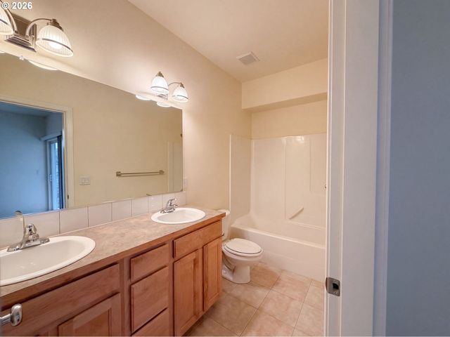 4735 Se PALADIN Ln, Hillsboro, OR 97123