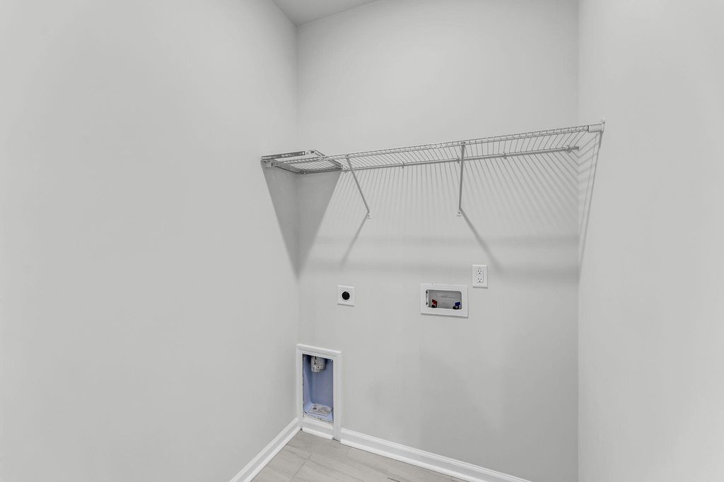 Image 11 of property listing at 3769 Sawmill Court, Mount Pleasant, SC 29466