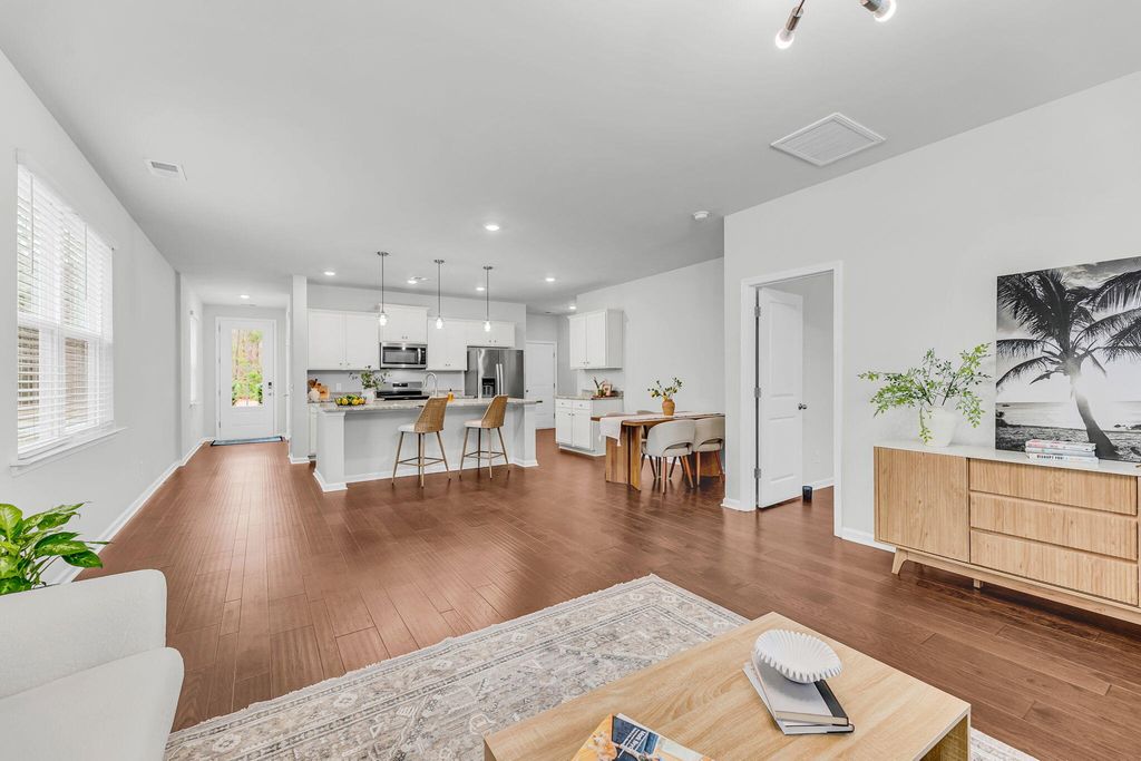 Image 17 of property listing at 3769 Sawmill Court, Mount Pleasant, SC 29466