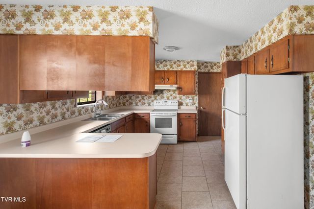 145 Kelli Lane, Tazewell, TN 37879