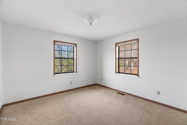 145 Kelli Lane, Tazewell, TN 37879