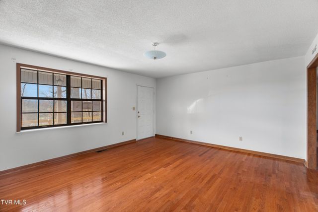 145 Kelli Lane, Tazewell, TN 37879