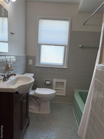 3830 Ravena Avenue, Royal Oak, MI 48073