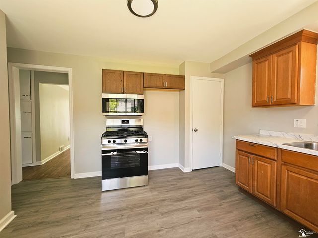 20308 Country Club Drive, Harper Woods, MI 48225
