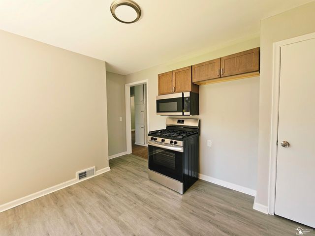 20308 Country Club Drive, Harper Woods, MI 48225