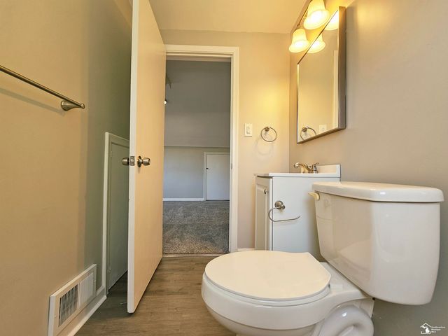 20308 Country Club Drive, Harper Woods, MI 48225