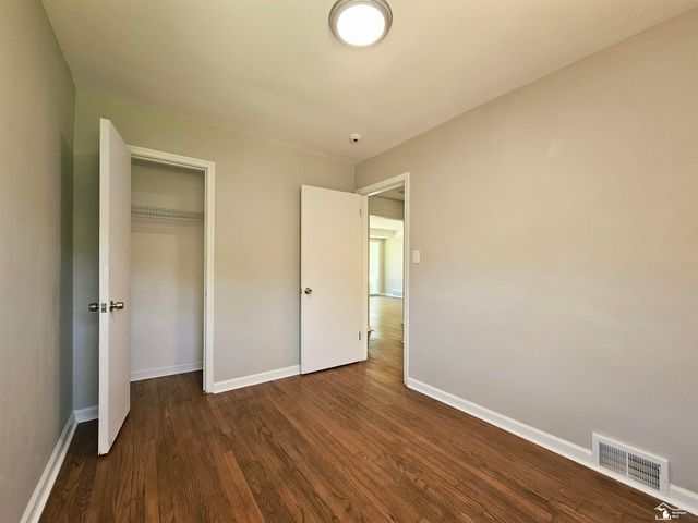 20308 Country Club Drive, Harper Woods, MI 48225