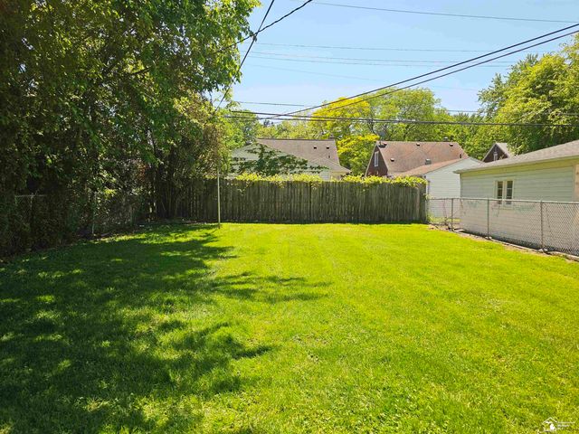20308 Country Club Drive, Harper Woods, MI 48225
