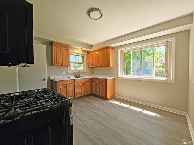 20308 Country Club Drive, Harper Woods, MI 48225
