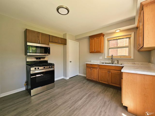 20308 Country Club Drive, Harper Woods, MI 48225