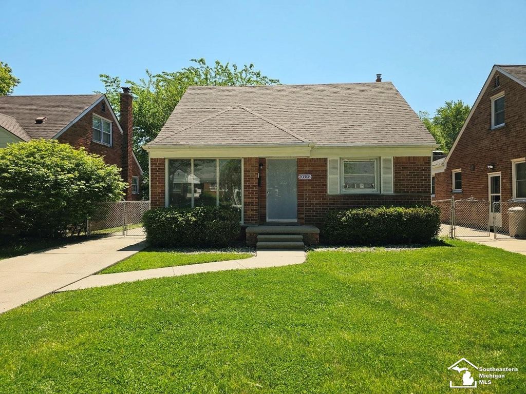 20308 Country Club Drive, Harper Woods, MI 48225