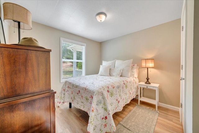 174 Log Cabin CIR, Henry, VA 24102