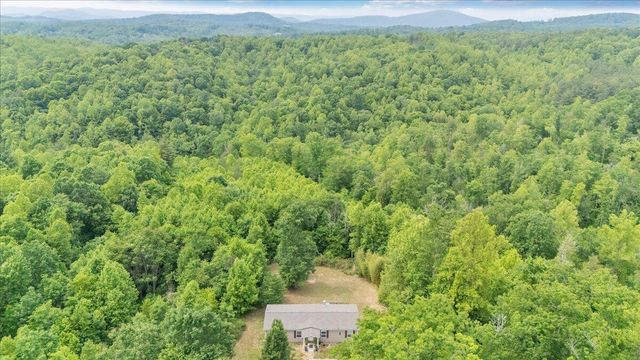 174 Log Cabin CIR, Henry, VA 24102