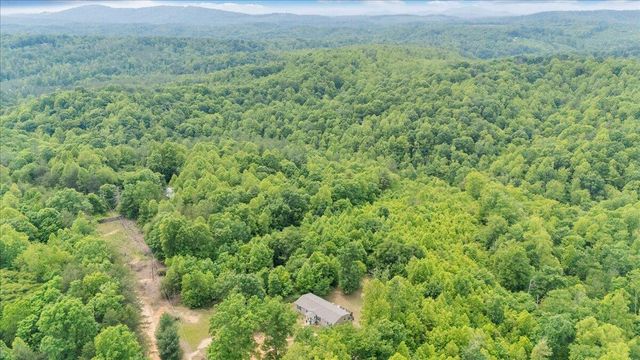174 Log Cabin CIR, Henry, VA 24102