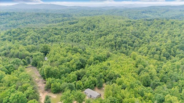 174 Log Cabin CIR, Henry, VA 24102