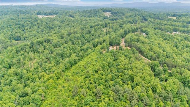 174 Log Cabin CIR, Henry, VA 24102