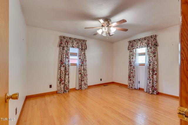 318 Meadow Lark Street, Weber City, VA 24290