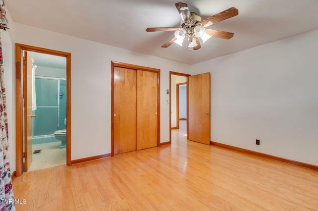 318 Meadow Lark Street, Weber City, VA 24290