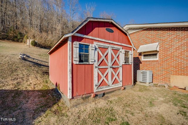 318 Meadow Lark Street, Weber City, VA 24290