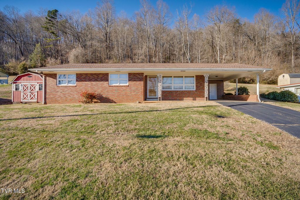 318 Meadow Lark Street, Weber City, VA 24290