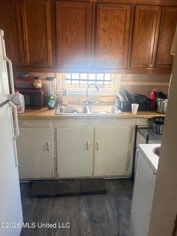 284 S Redwood Avenue, Jackson, MS 39209
