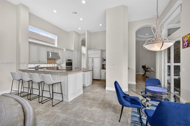 307 Charroux Dr, Palm Beach Gardens, FL 33410