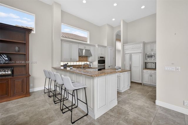 307 Charroux Dr, Palm Beach Gardens, FL 33410