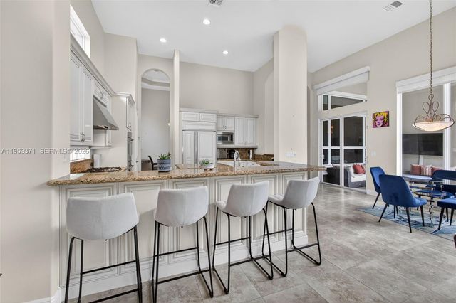 307 Charroux Dr, Palm Beach Gardens, FL 33410