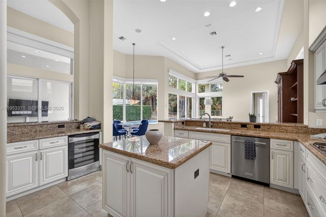 307 Charroux Dr, Palm Beach Gardens, FL 33410