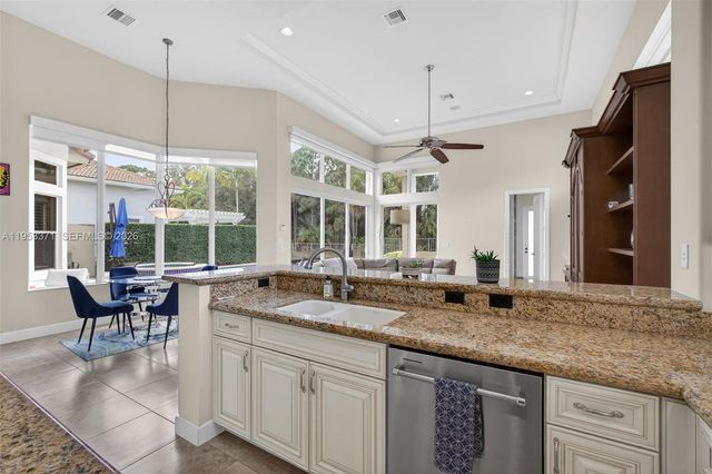 307 Charroux Dr, Palm Beach Gardens, FL 33410