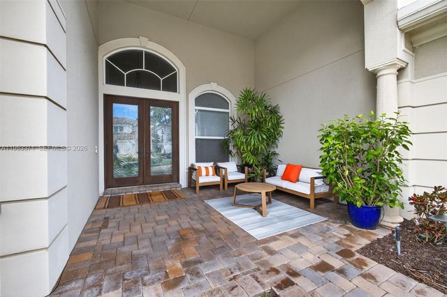 307 Charroux Dr, Palm Beach Gardens, FL 33410