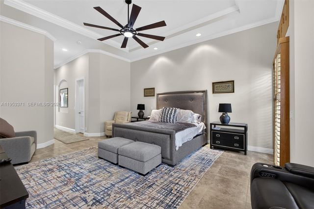 307 Charroux Dr, Palm Beach Gardens, FL 33410