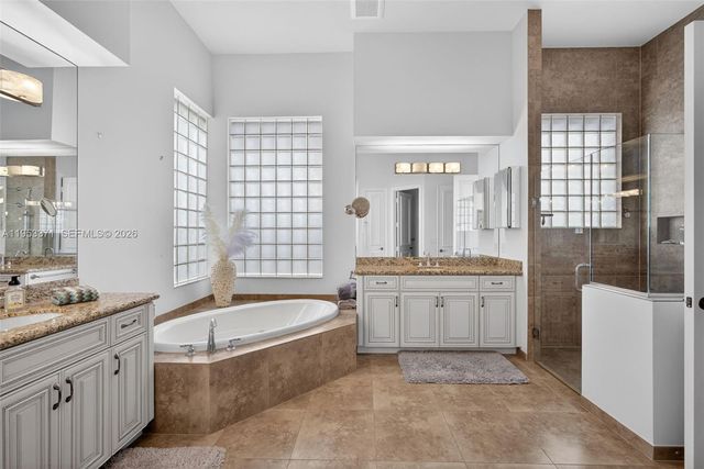 307 Charroux Dr, Palm Beach Gardens, FL 33410