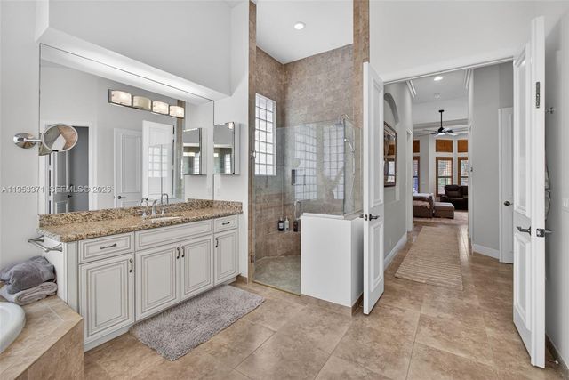 307 Charroux Dr, Palm Beach Gardens, FL 33410