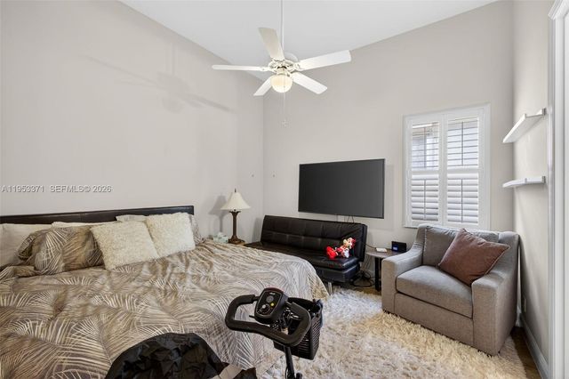 307 Charroux Dr, Palm Beach Gardens, FL 33410