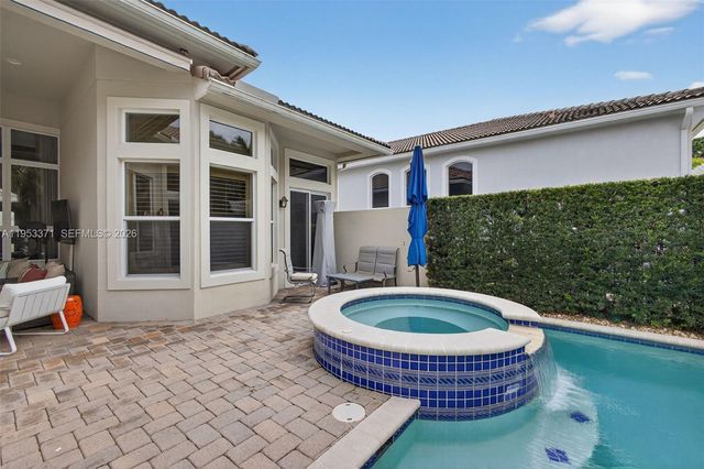 307 Charroux Dr, Palm Beach Gardens, FL 33410