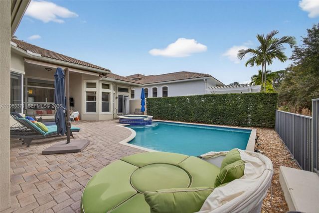 307 Charroux Dr, Palm Beach Gardens, FL 33410